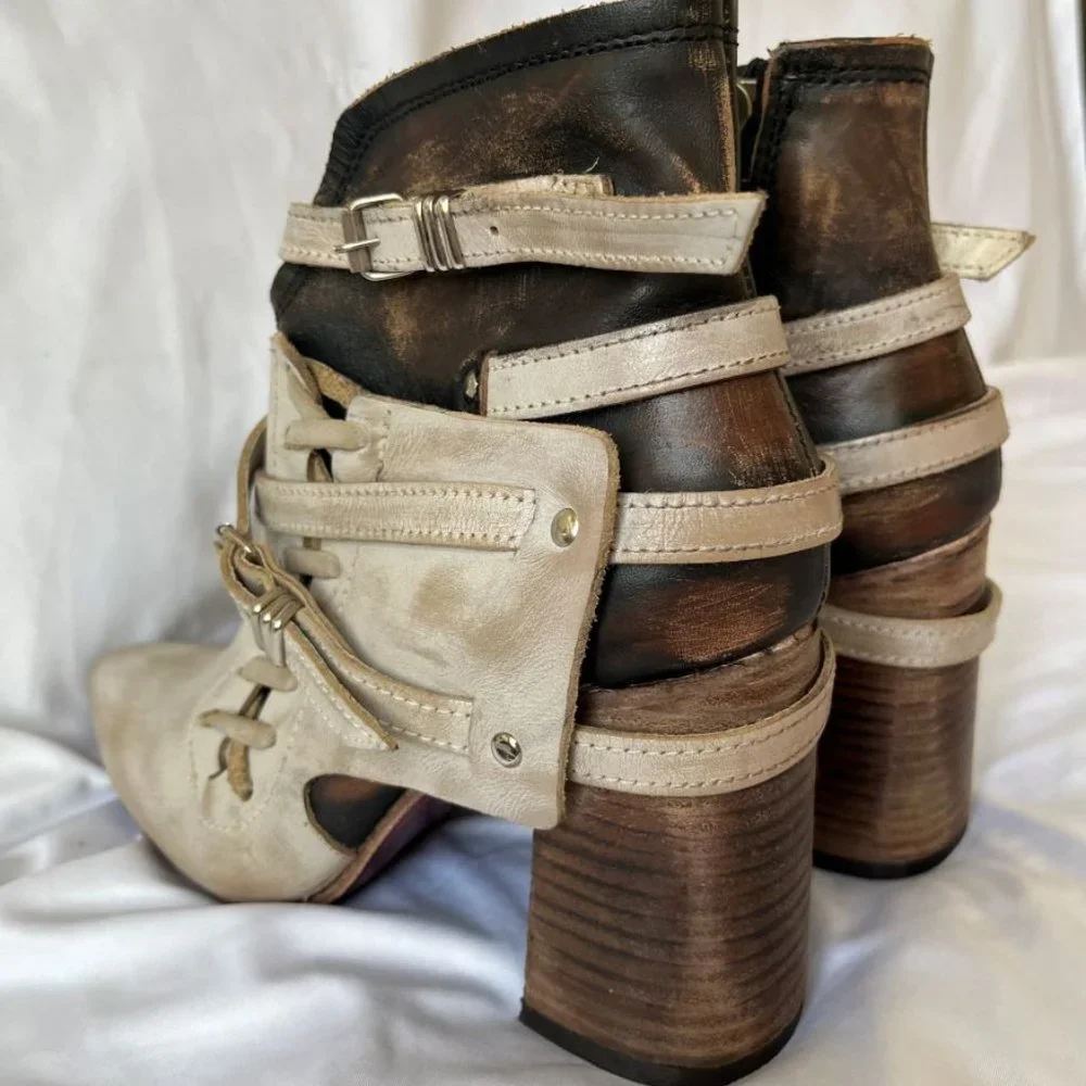 Freebird Jerome Size 9 Beige Ankle Bootie - Picture 12 of 16